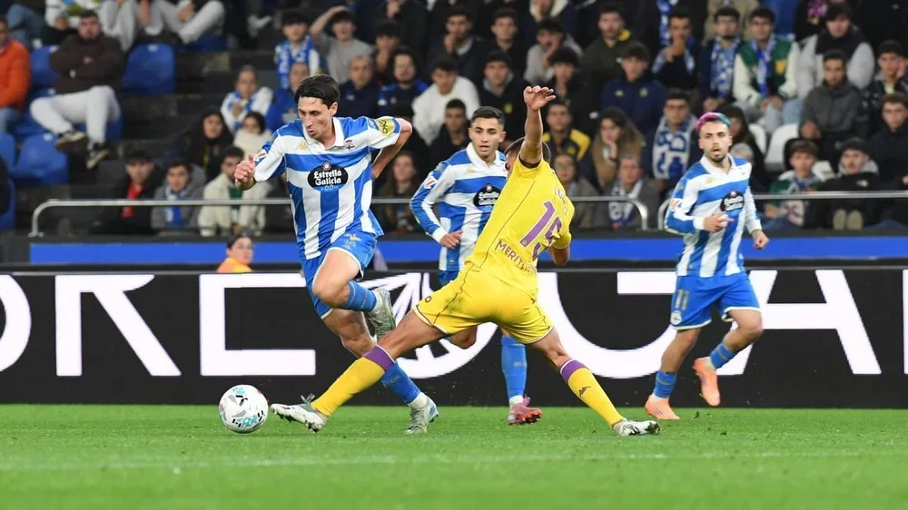 Mulattieri evita a un jugador del Valladolid en liga.